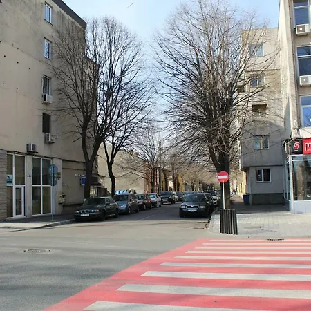 Апартаменти 1br Walk To & Old Town Sol