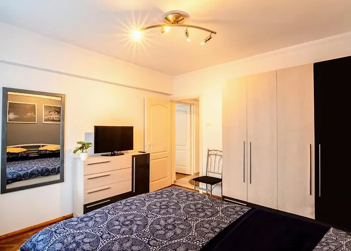 Апартаменты Solis T - Cosy Central Apt Walk To Beach & Caffes