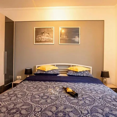 Solis T - Cosy Central Apt Walk To Beach & Caffes Appartement Constanţa
