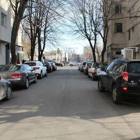 1br Walk To & Old Town Sol