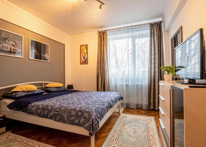 Solis T - Cosy Central Apt Walk To Beach & Caffes Apartment