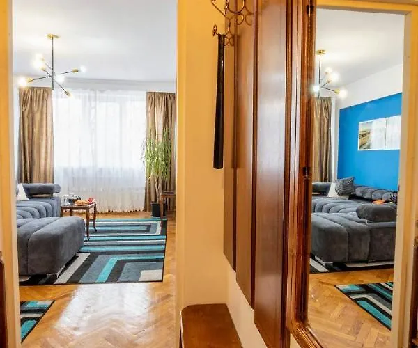 Apartment Solis T - Cosy Central Apt Walk To Beach & Caffes