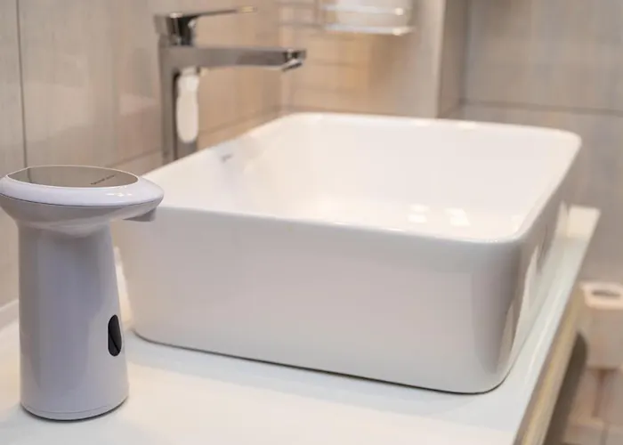 Apartment Solis T - Cosy Central Apt Walk To Beach & Caffes *