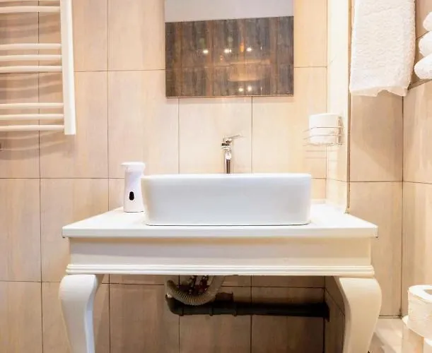 Solis T - Cosy Central Apt Walk To Beach & Caffes Apartment Constanta