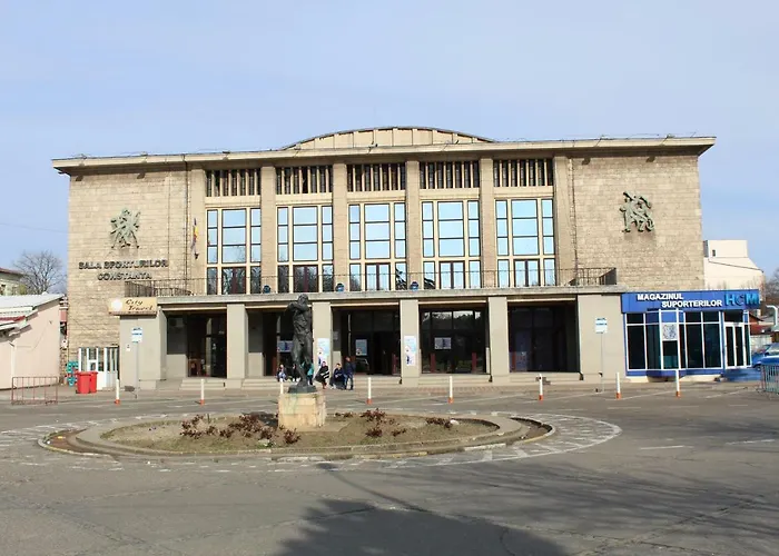 Solis T - Cosy Central Apt Walk To Beach & Caffes Apartment Constanta