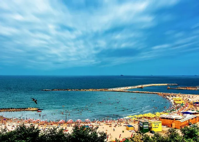 Solis T - Cosy Central Apt Walk To Beach & Caffes Apartment Constanta