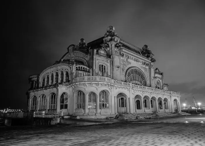 Solis T - Cosy Central Apt Walk To Beach & Caffes Apartment